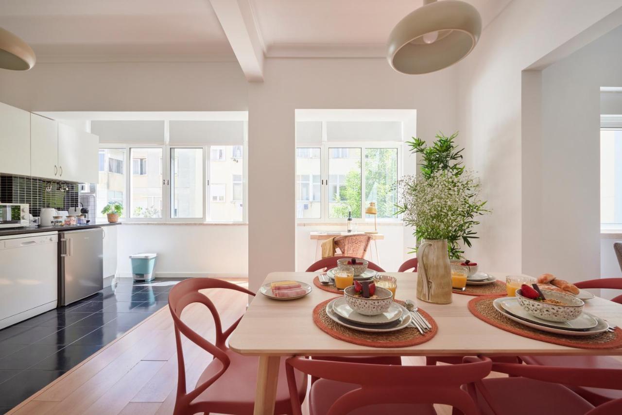 Sunset Balcony Apartment, By Timecooler Lisbon Bagian luar foto